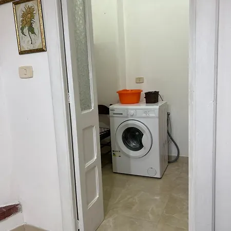 Ampia Dimora Con Volte E Cortile