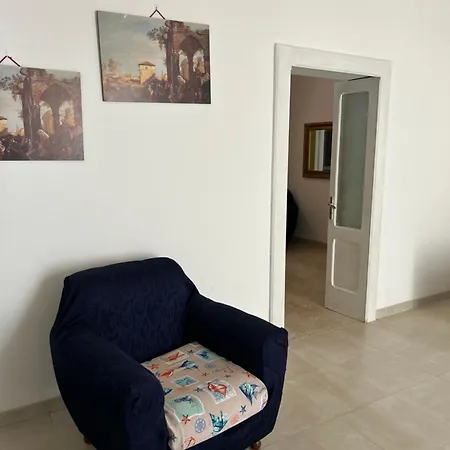 Ampia Dimora Con Volte E Cortile Giurdignano
