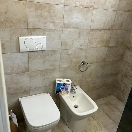 Ampia Dimora Con Volte E Cortile